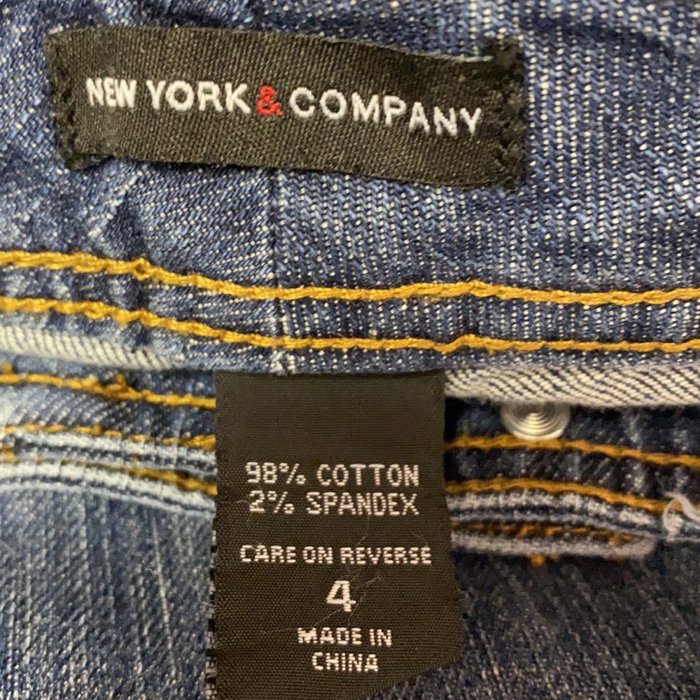 New York & Company Cuffed Jean Capris Size 4 - Picture 7 of 7